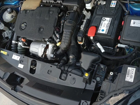 Peugeot 2008 Allure BlueHDI 130 S&S EAT8