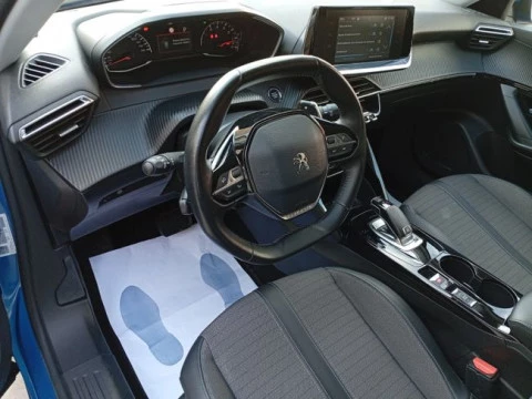 Peugeot 2008 Allure BlueHDI 130 S&S EAT8