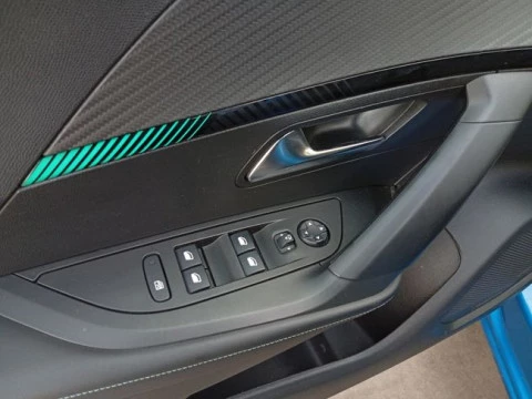 Peugeot 2008 Allure BlueHDI 130 S&S EAT8