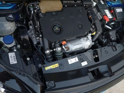 Peugeot 2008 Allure BlueHDI 130 S&S EAT8