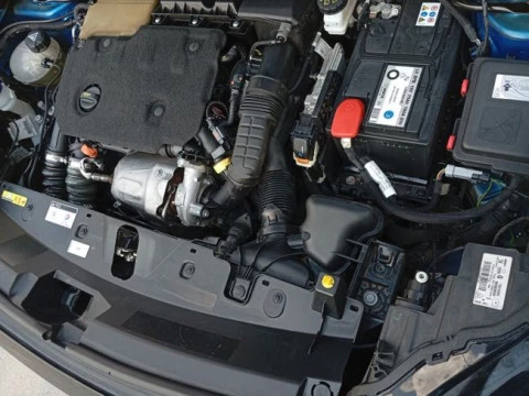 Peugeot 2008 Allure BlueHDI 130 S&S EAT8