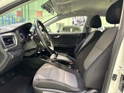 Kia Stonic 1.0 T-GDi MHEV iMT Concept 88 kW (120 CV)