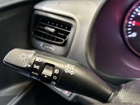 Kia Stonic 1.0 T-GDi MHEV iMT Concept 88 kW (120 CV)