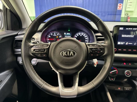 Kia Stonic 1.0 T-GDi MHEV iMT Concept 88 kW (120 CV)