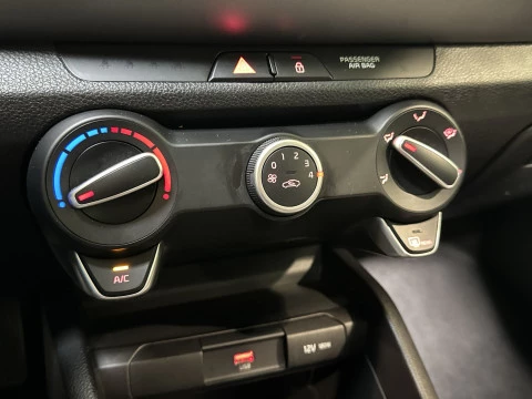 Kia Stonic 1.0 T-GDi MHEV iMT Concept 88 kW (120 CV)