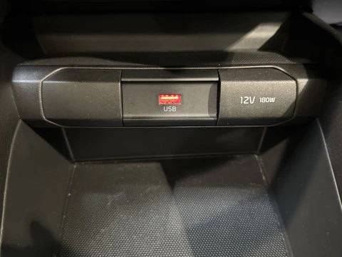 Kia Stonic 1.0 T-GDi MHEV iMT Concept 88 kW (120 CV)