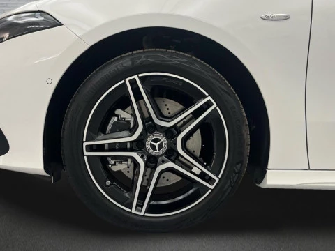 Mercedes-Benz Clase A 250 e con tecnología híbrida EQ