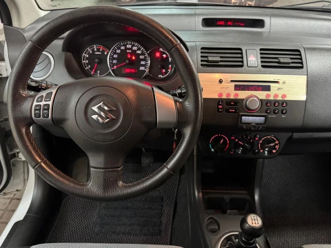 Suzuki Swift 1.3 GLX 5p