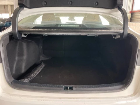 Toyota Corolla Sedán 1.33 VVT-i Dual Active