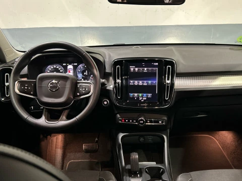 Volvo XC40 2.0 T4 MOMENTUM AUTO 190 5P