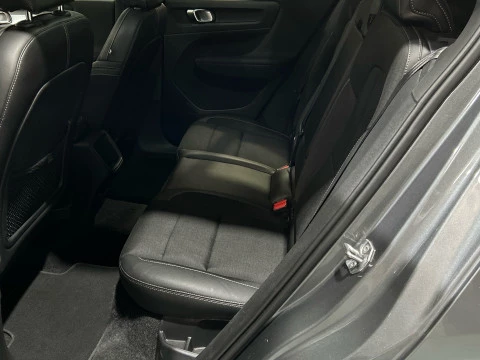 Volvo XC40 2.0 T4 MOMENTUM AUTO 190 5P