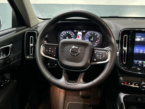 Volvo XC40 2.0 T4 MOMENTUM AUTO 190 5P