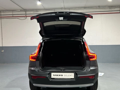 Volvo XC40 2.0 T4 MOMENTUM AUTO 190 5P