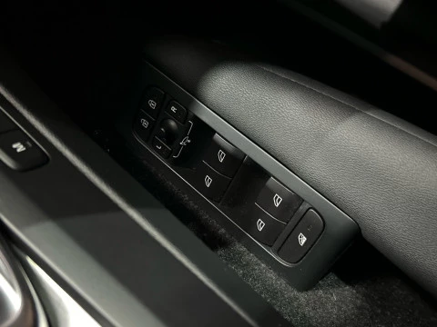 Volvo XC40 2.0 T4 MOMENTUM AUTO 190 5P