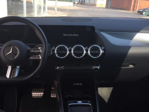 Mercedes-Benz GLA  200 d