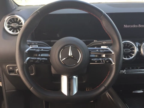 Mercedes-Benz GLA  200 d