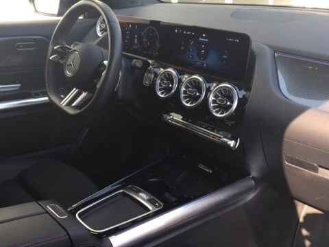 Mercedes-Benz GLA  200 d