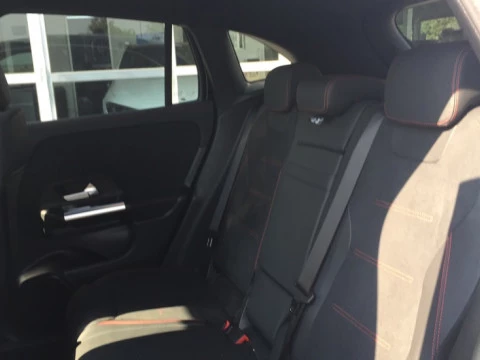Mercedes-Benz GLA  200 d