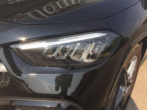 Mercedes-Benz GLA  200 d