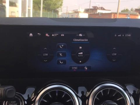 Mercedes-Benz GLA  200 d