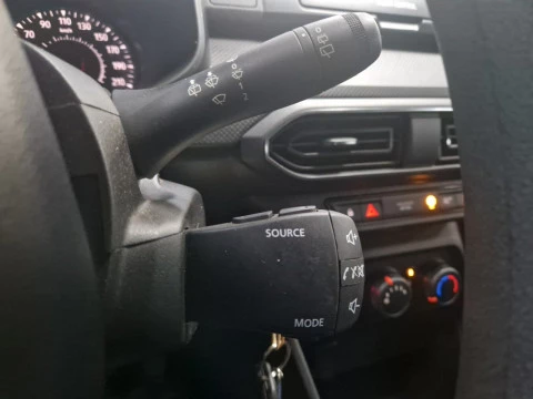 Dacia Sandero Essential SCe 49kW (65CV)