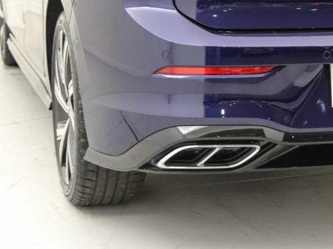 Volkswagen Golf 1.5 ETSI MHEV DSG R-LINE 150CV 5P