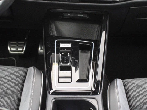 Volkswagen Golf 1.5 ETSI MHEV DSG R-LINE 150CV 5P