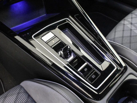 Volkswagen Golf 1.5 ETSI MHEV DSG R-LINE 150CV 5P