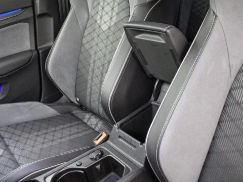 Volkswagen Golf 1.5 ETSI MHEV DSG R-LINE 150CV 5P