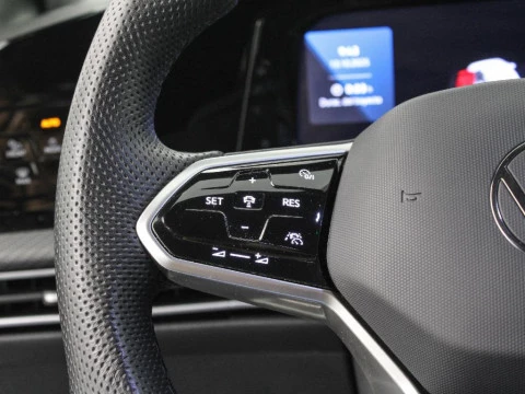 Volkswagen Golf 1.5 ETSI MHEV DSG R-LINE 150CV 5P