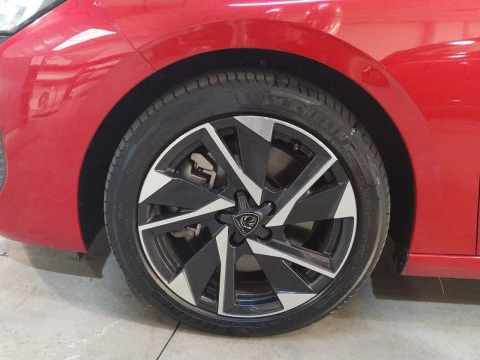 Peugeot 308 Nuevo  5p Allure PLUG-IN HYBRID 180 e-EAT8