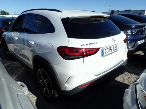 Mercedes-Benz GLA GLA 200 D