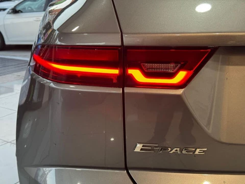 Jaguar E-Pace E-PACE 2.0D I4 R-DYNAMIC BASE AWD AUT. 163