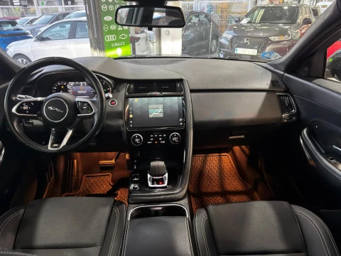 Jaguar E-Pace E-PACE 2.0D I4 R-DYNAMIC BASE AWD AUT. 163