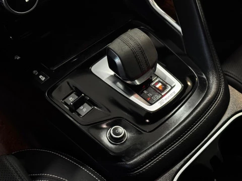 Jaguar E-Pace E-PACE 2.0D I4 R-DYNAMIC BASE AWD AUT. 163