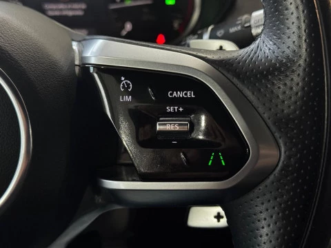 Jaguar E-Pace E-PACE 2.0D I4 R-DYNAMIC BASE AWD AUT. 163