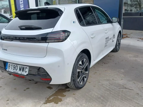 Peugeot e-208 Allure Eléctrico 136 (100 Kw)