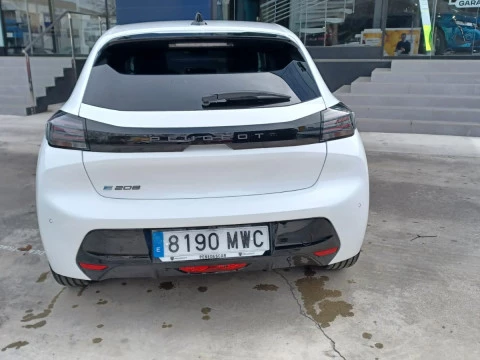Peugeot e-208 Allure Eléctrico 136 (100 Kw)