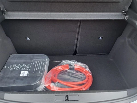 Peugeot e-208 Allure Eléctrico 136 (100 Kw)