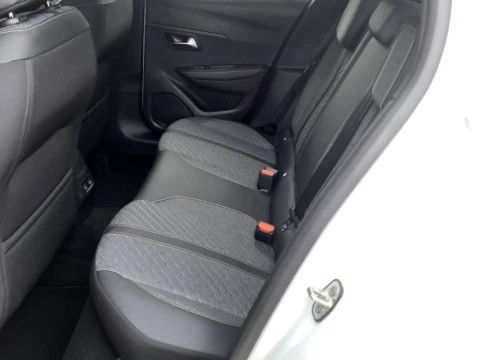 Peugeot e-208 Allure Eléctrico 136 (100 Kw)