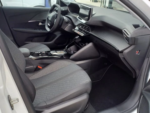 Peugeot e-208 Allure Eléctrico 136 (100 Kw)