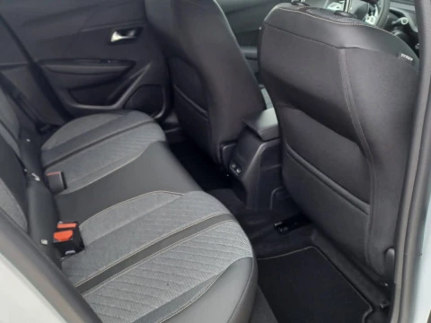 Peugeot e-208 Allure Eléctrico 136 (100 Kw)