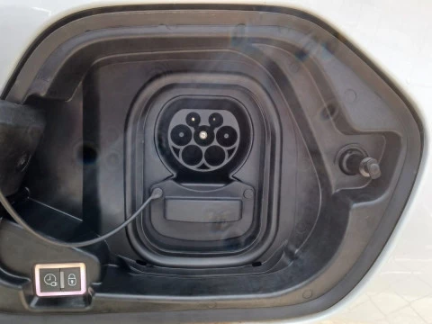 Peugeot e-208 Allure Eléctrico 136 (100 Kw)