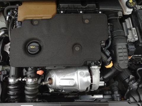 Peugeot 208 BlueHDi 73kW (100CV) Active