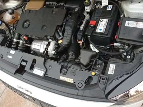 Peugeot 208 BlueHDi 73kW (100CV) Active