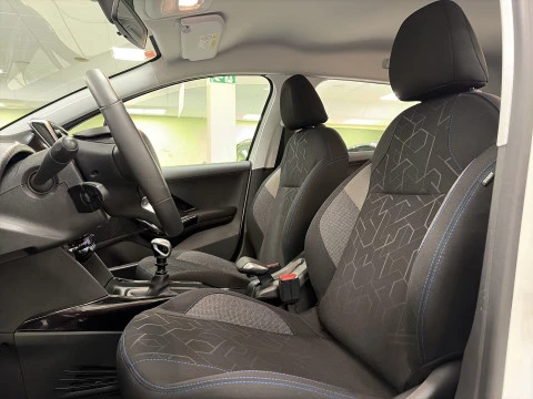 Peugeot 2008 PureTech 110 SANDS Signature 81 kW (110 CV)