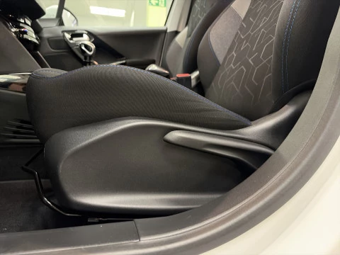 Peugeot 2008 PureTech 110 SANDS Signature 81 kW (110 CV)