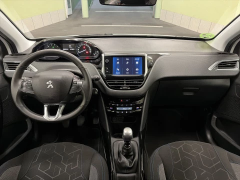 Peugeot 2008 PureTech 110 SANDS Signature 81 kW (110 CV)