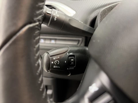 Peugeot 2008 PureTech 110 SANDS Signature 81 kW (110 CV)