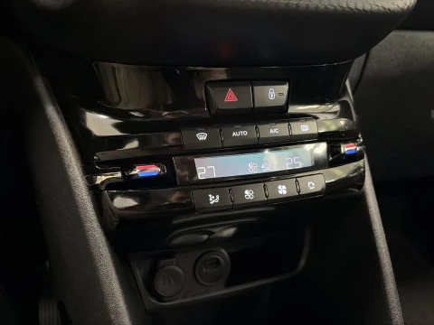 Peugeot 2008 PureTech 110 SANDS Signature 81 kW (110 CV)
